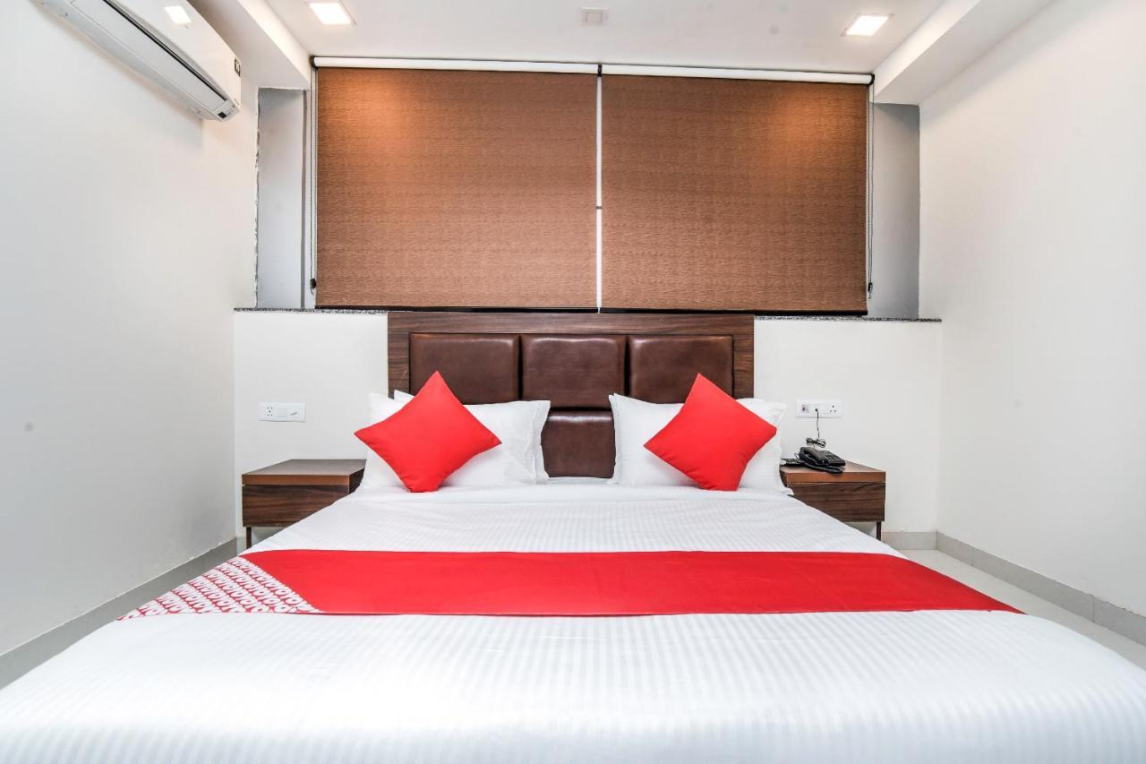 Oyo 23191 Flagship Hotel Raj Madan Ameerpet Hyderabad Bagian luar foto