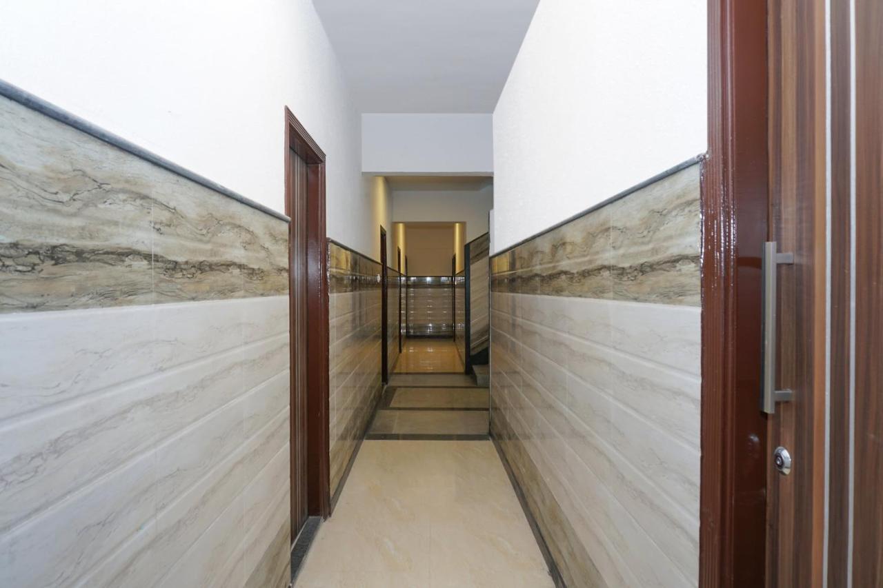 Oyo 23191 Flagship Hotel Raj Madan Ameerpet Hyderabad Bagian luar foto