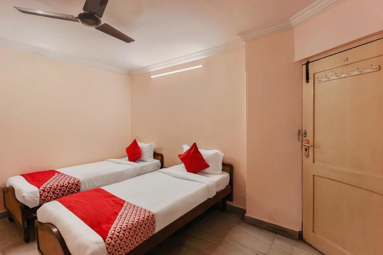Oyo 23191 Flagship Hotel Raj Madan Ameerpet Hyderabad Bagian luar foto