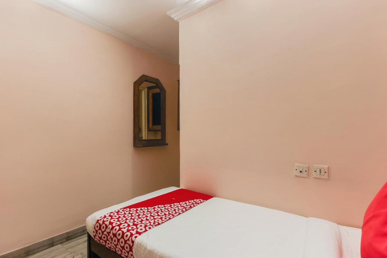 Oyo 23191 Flagship Hotel Raj Madan Ameerpet Hyderabad Bagian luar foto