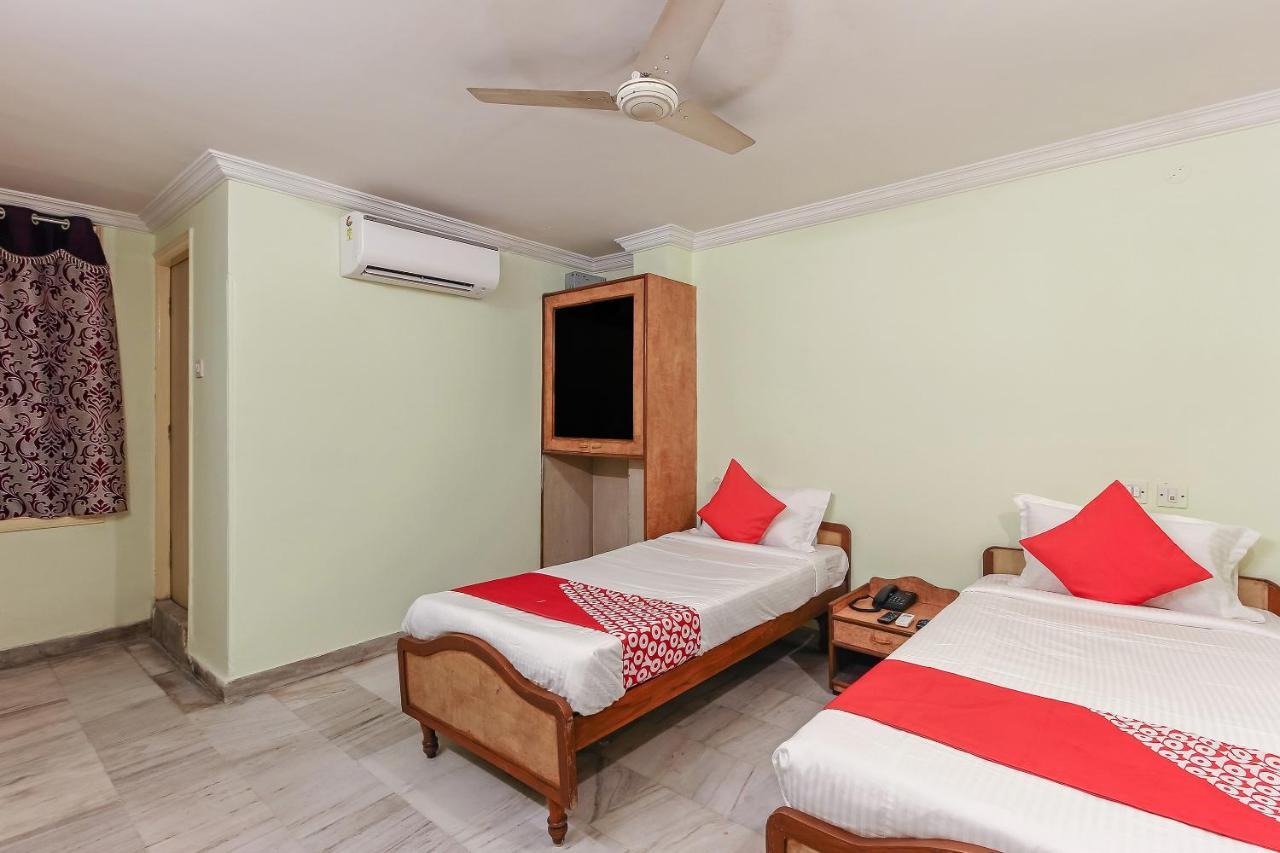Oyo 23191 Flagship Hotel Raj Madan Ameerpet Hyderabad Bagian luar foto