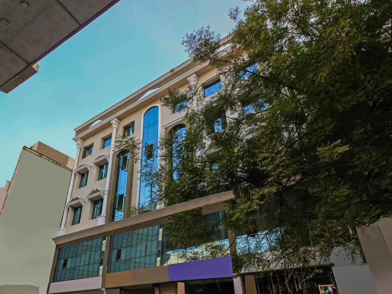 Oyo 23191 Flagship Hotel Raj Madan Ameerpet Hyderabad Bagian luar foto