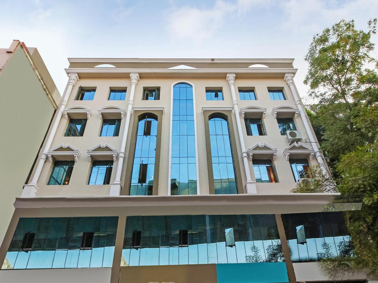 Oyo 23191 Flagship Hotel Raj Madan Ameerpet Hyderabad Bagian luar foto